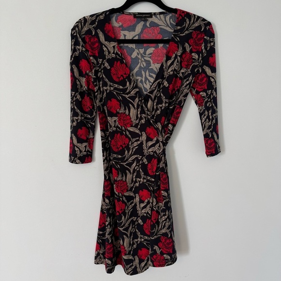 Banana Republic Red and Black Floral Long Sleeve Wrap Dress Petite XXS - Picture 1 of 7